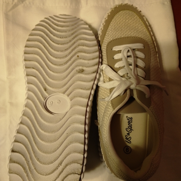 Shoes - Picture 4 of 7